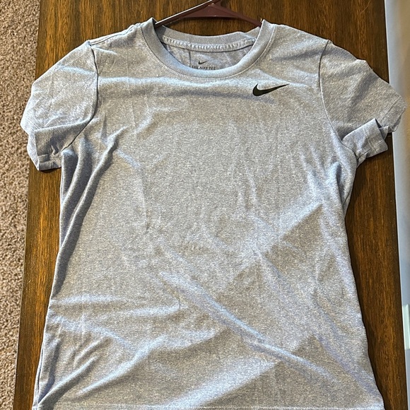 Nike Periwinkle Short Sleeve Tee Dry Fitt - Picture 1 of 6